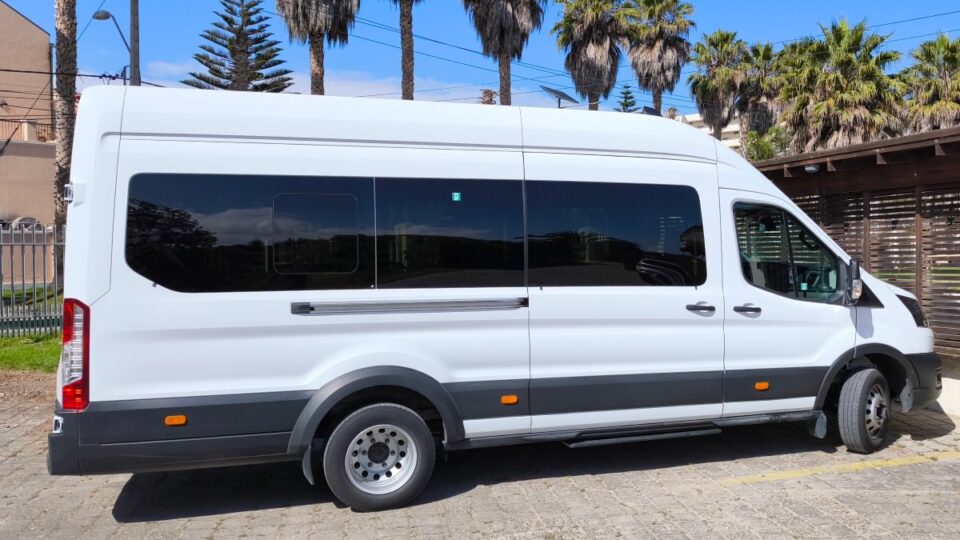 ford-transit-bus-pasajeros